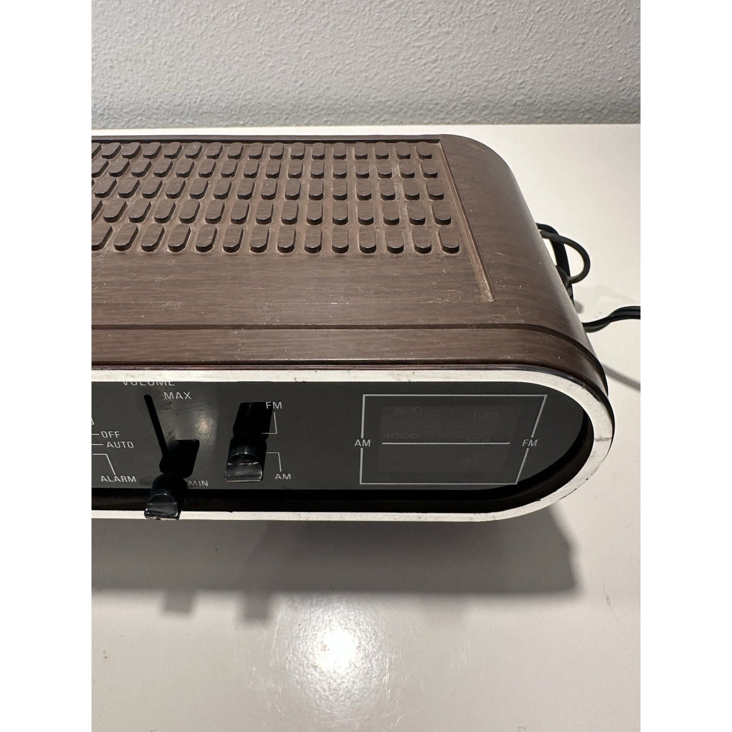 Needs Lovin' - VINTAGE 1970's MASON Digital Alarm Clock Am/Fm Radio Dimmer Wood Grain