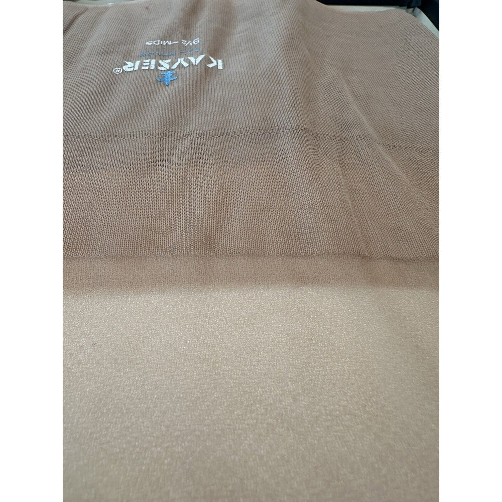 VINTAGE *NEW* Kayser Hosiery-Seamless-Shell Beige - Mid Sz8.5M X 1