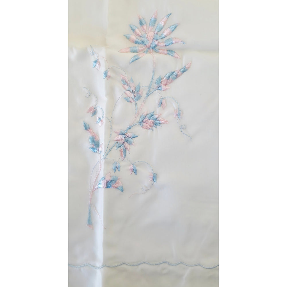 VINTAGE *NEW* 1960's Bradley  Women's White w/Flowers Half Slip Size M