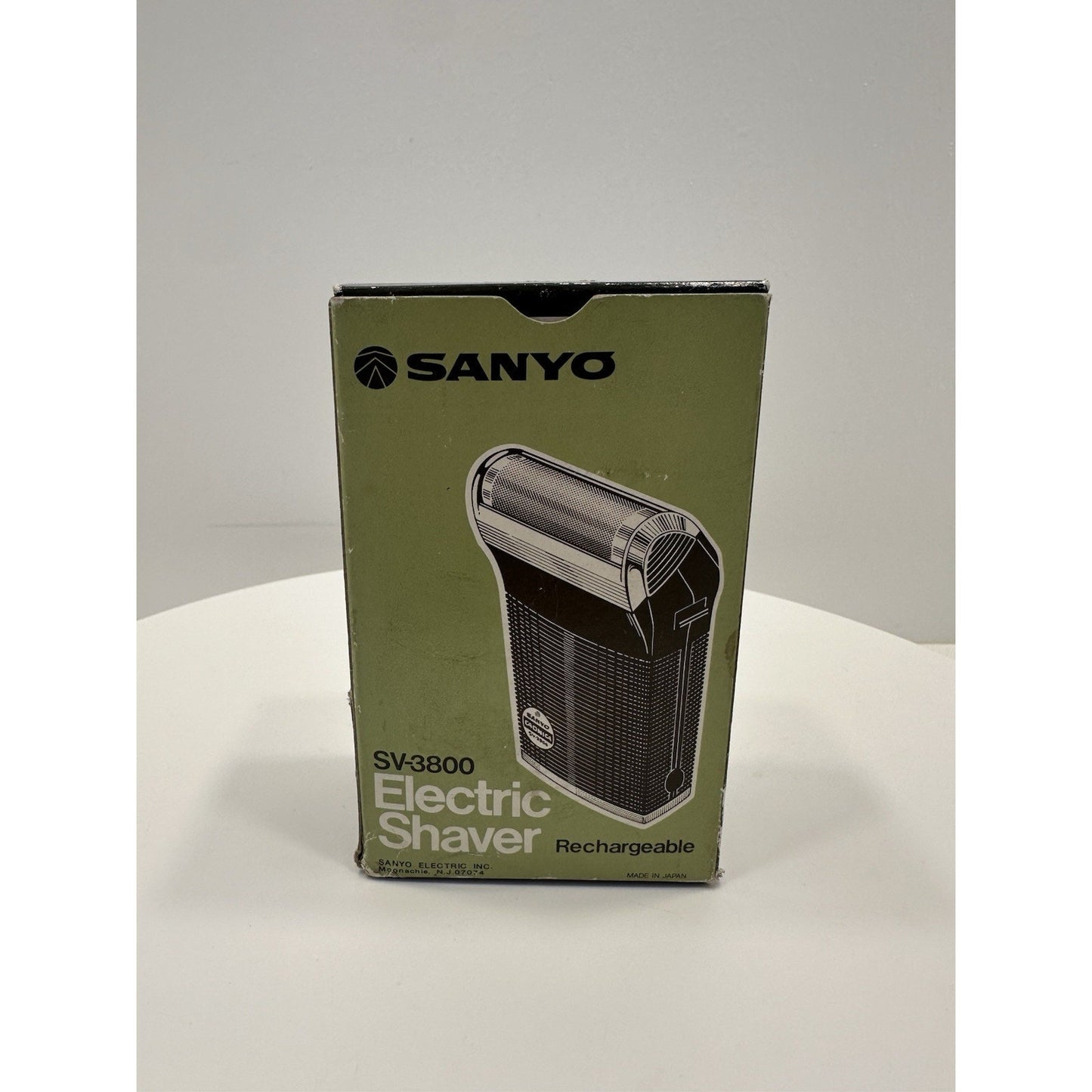 VINTAGE *PRISTINE* 1970's Sanyo SV-3800 Electric Shaver Rechargeable Razor