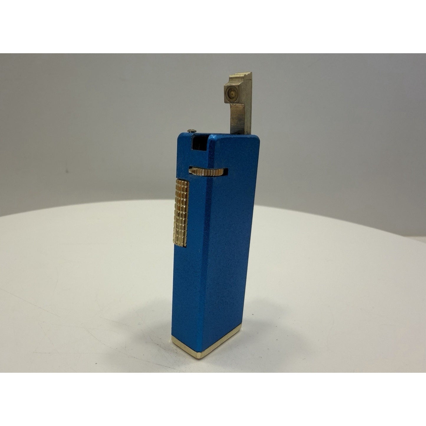 VINTAGE *NEW* 1950's Imperial Blue with Silver Design Super Lighter