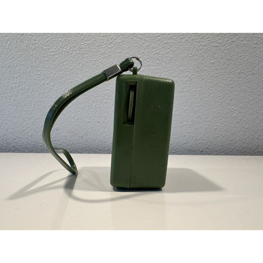 VINTAGE *NEW* 1960's MUSTANG AM Micro Solid State Transistor Radio-Green
