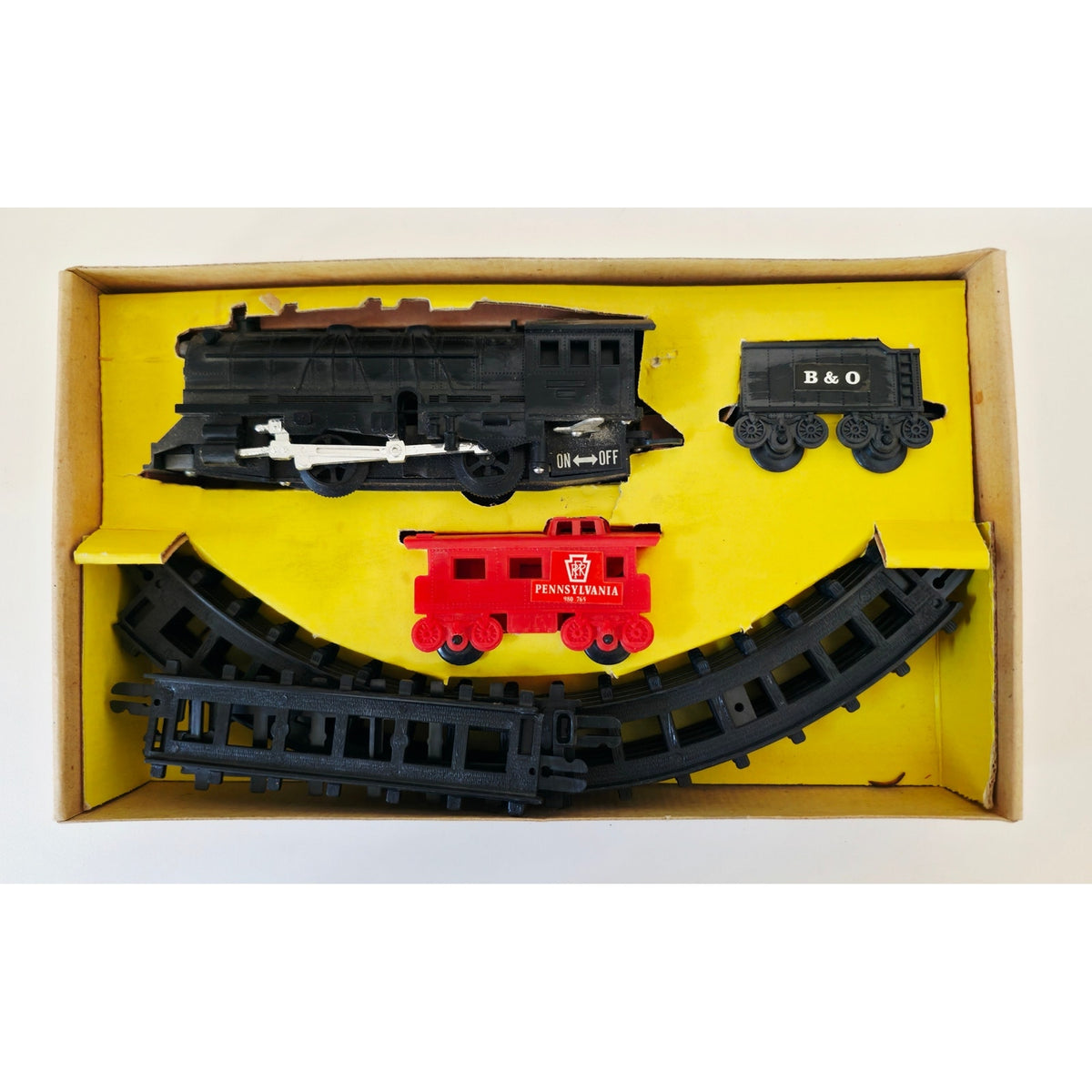 VINTAGE *NEW* 19XX Battery Operated Train Set