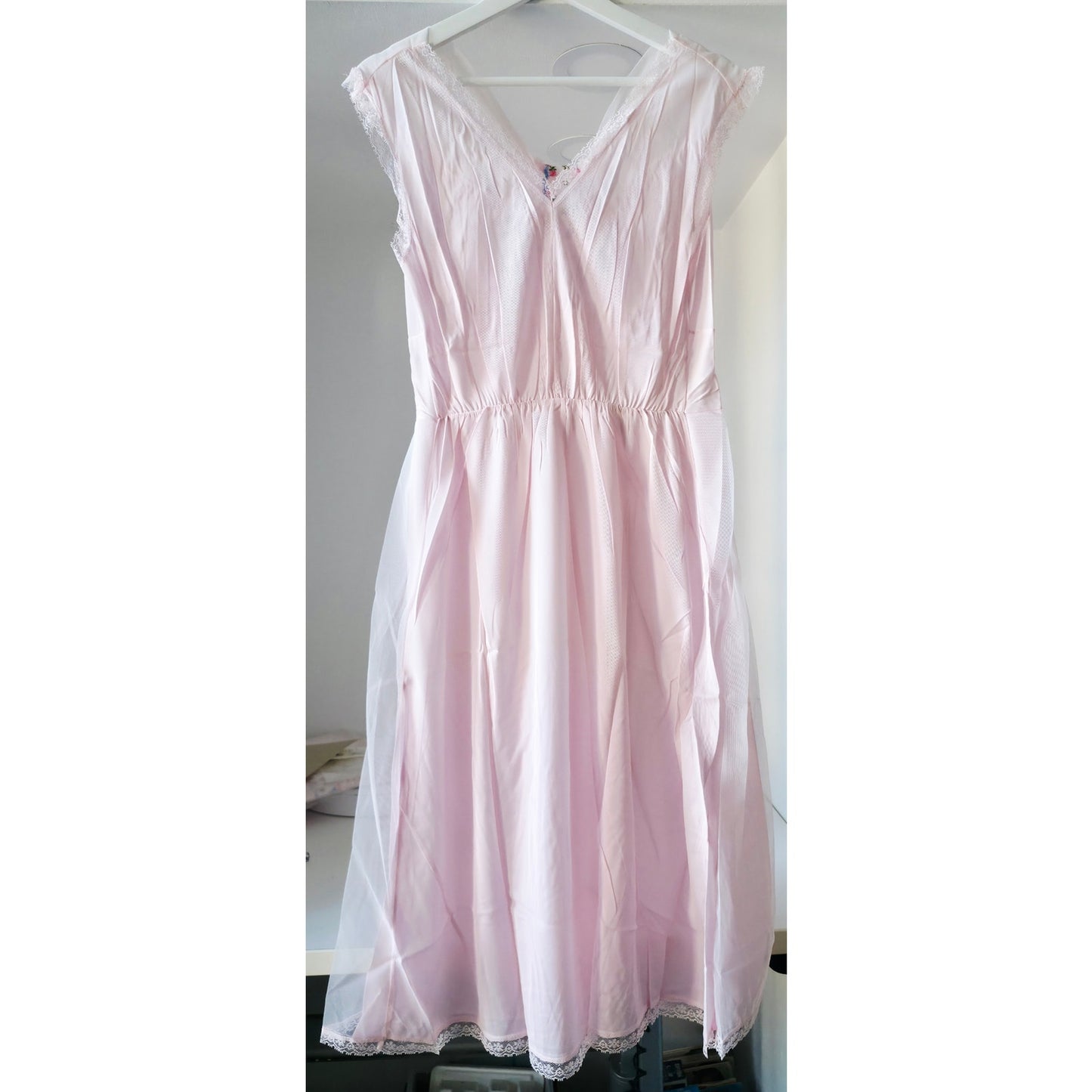 VINTAGE *NEW* 1960's Women's Light Pink Waltz Gown w/ Flowers 100% Nylon Size 40
