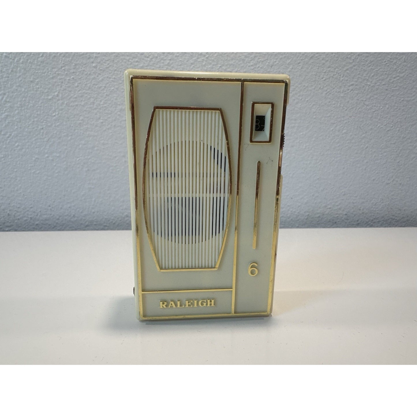 VINTAGE *NEW* Raleigh 6 Transistor Radio/High Sensitivity - Model#612