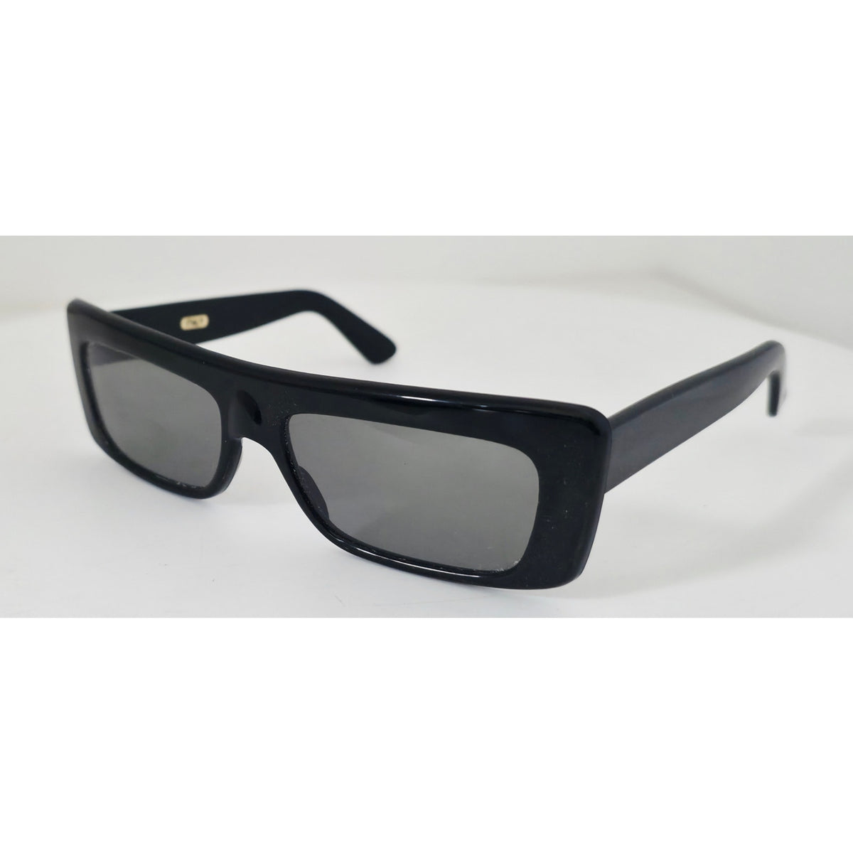 VINTAGE *NEW* 1970's Glam Unisex Black Frame Gray Lens Sunglasses Italy