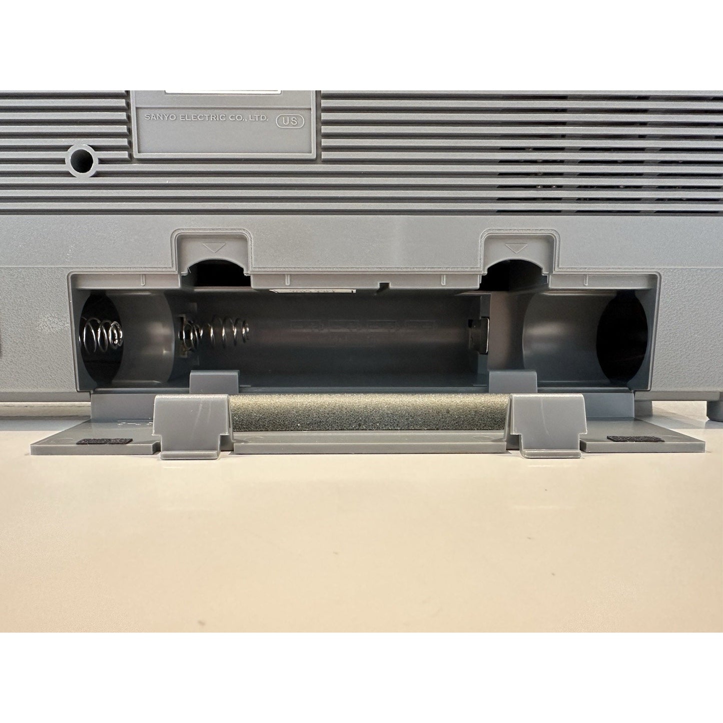 VINTAGE *NEW* 1980's Sanyo Boombox M9924 am/fm Cassette Boombox Ghettoblaster