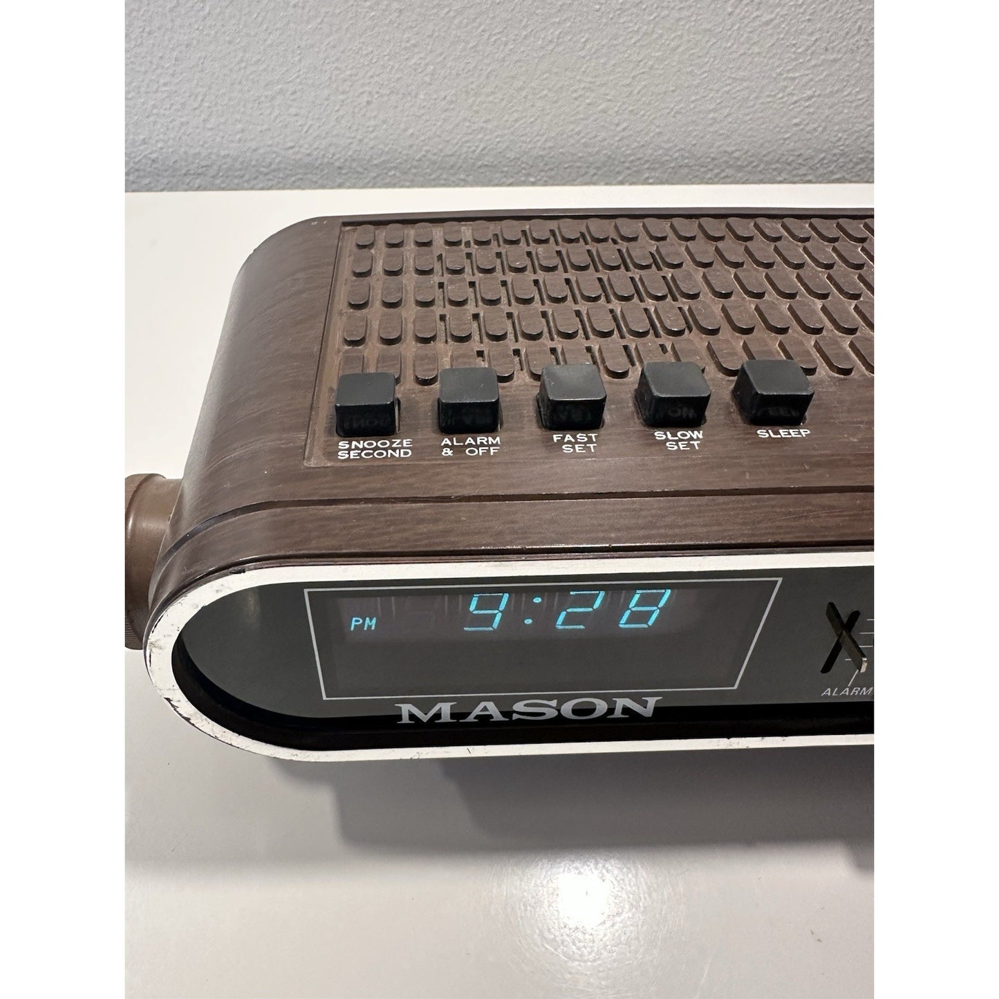 Needs Lovin' - VINTAGE 1970's MASON Digital Alarm Clock Am/Fm Radio Dimmer Wood Grain