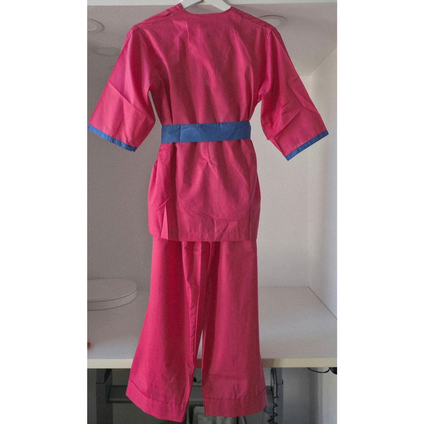 VINTAGE *NEW* 1970's Women's Pink Scrubs | Top & Pants | Kimono w/ Blue Belt Size M