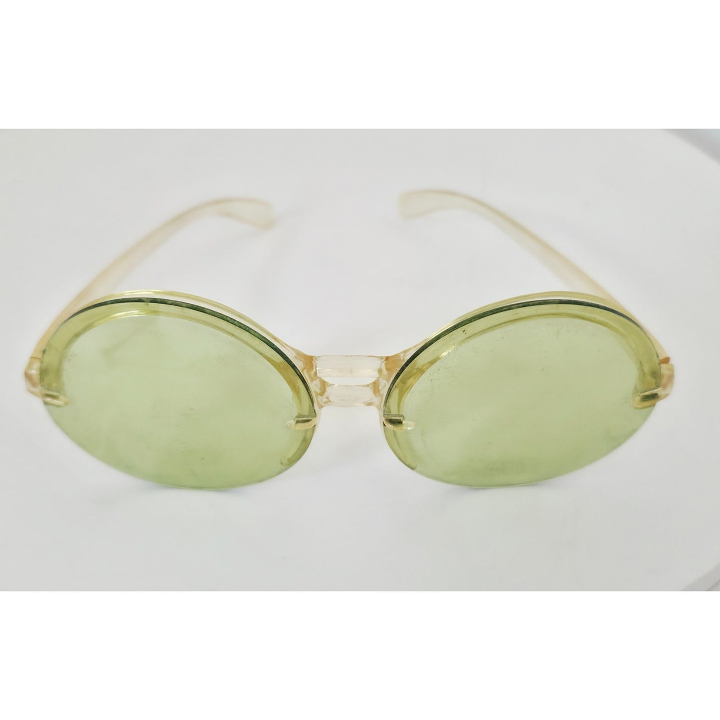 VINTAGE *PRISTINE* 1970's Glam Unisex Sunglasses Light Yellow Frame and Lens