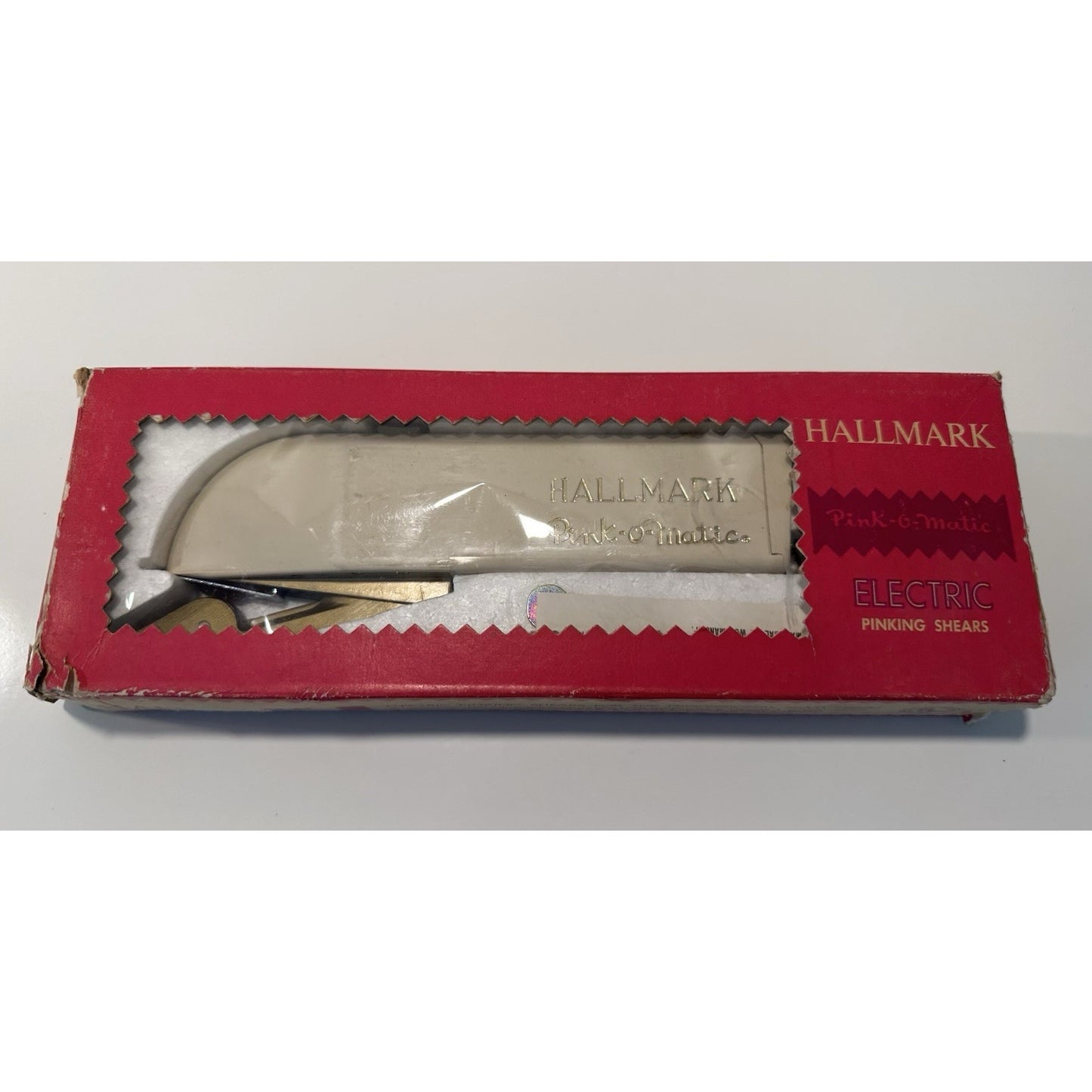 VINTAGE *NEW* 1960's Hallmark Pink-o-Matic Electric Pinking Shears