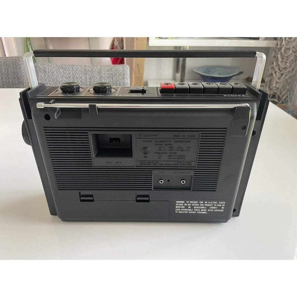VINTAGE *NEW* Sanyo M2562 am/fm Portable Tape Recorder Boom Box