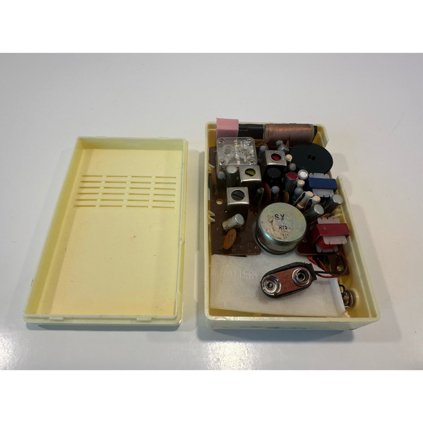 VINTAGE *NEW* Raleigh 6 Transistor Radio/High Sensitivity - Model#612
