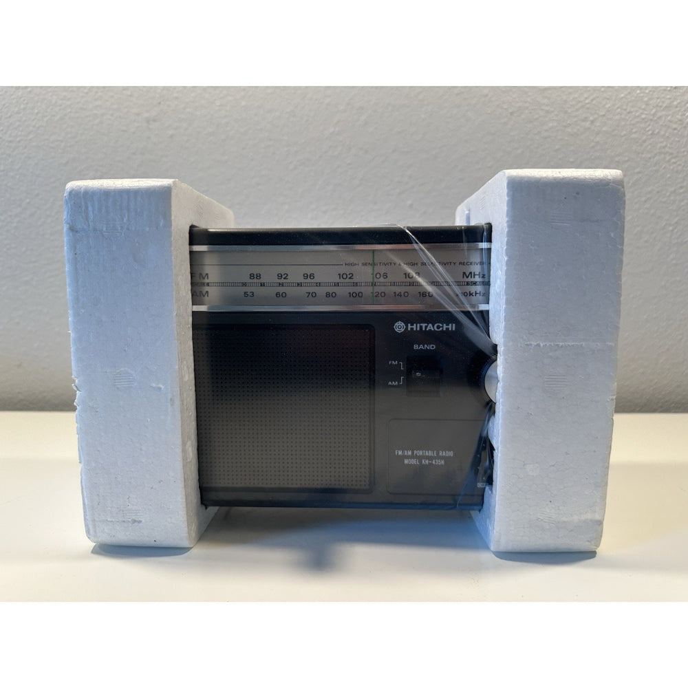 VINTAGE *NEW* 1970's Hitachi KH-435H FM/AM Portable Radio