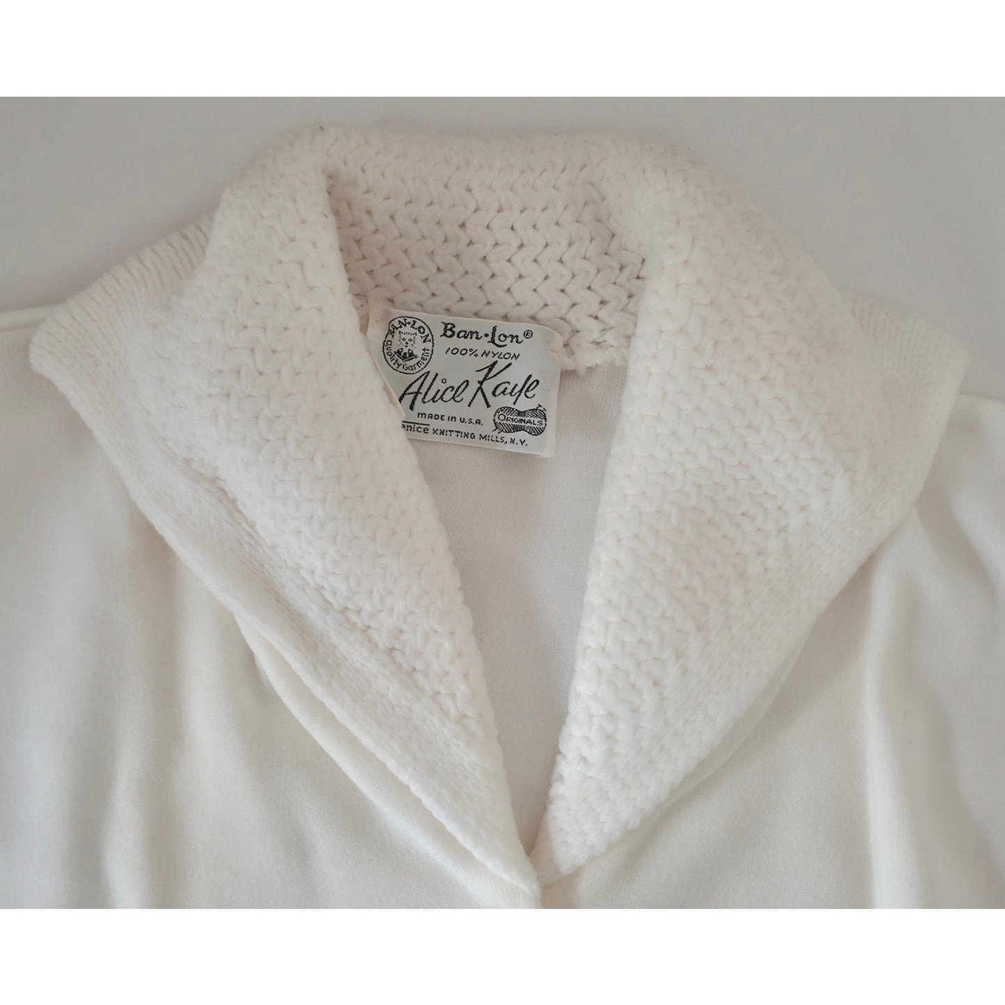 VINTAGE *NEW* 1960's Women's White V-Kneck Button Down Sweater Made in USA Sz 40