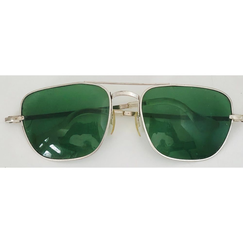 VINTAGE *NEW* 1970's Glam Unisex Silver Frame with Green Lens Sunglasses