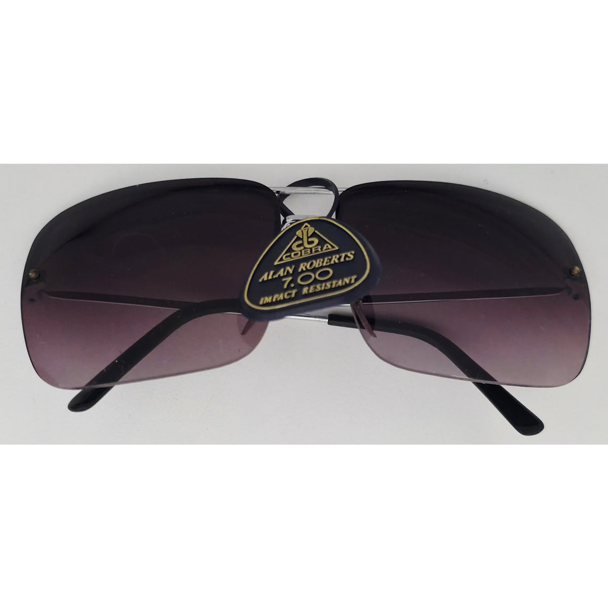 VINTAGE *NEW* 1970's Cobra Glam Unisex Sunglasses Silver Frame with Purple Lens