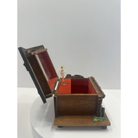 VINTAGE 1950's Swiss Chalet Wooden Music Box "Raindrops Keep Falling On My Head"