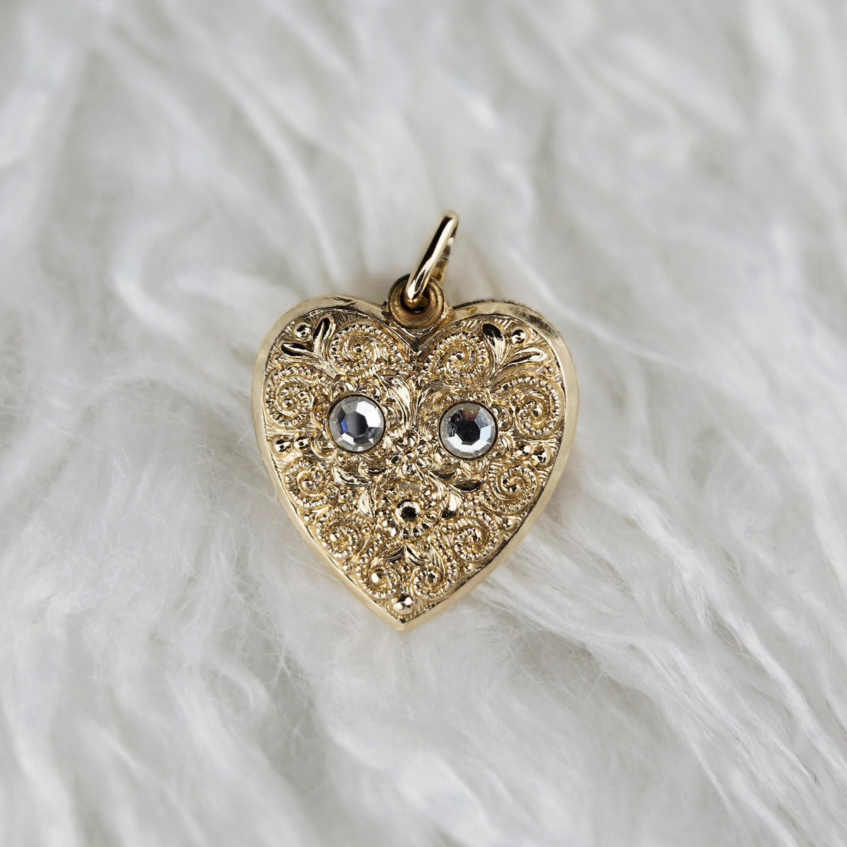 VINTAGE *NEW* 1950's Gold-Toned Heart Shaped Locket 1"
