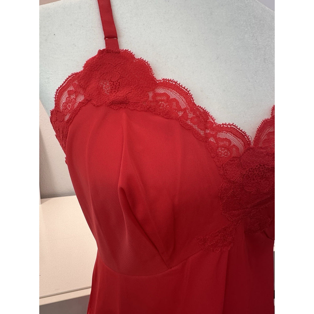 VINTAGE *NEW* 1960's Kayser Slip Real Red Size 36 100% Nylon w/ Lace Trim