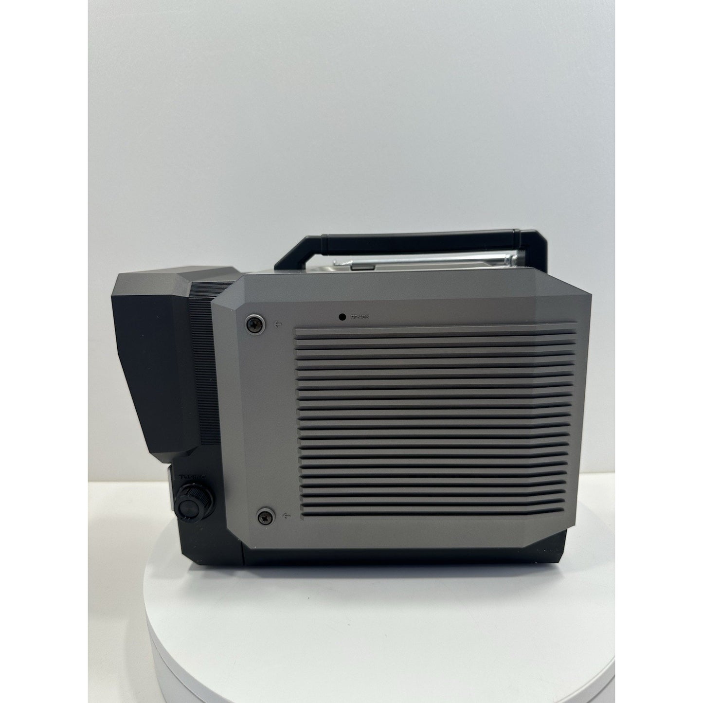 VINTAGE *NEW* 1981 Panasonic TR-5041P Portable TV Radio AM/FM Japan