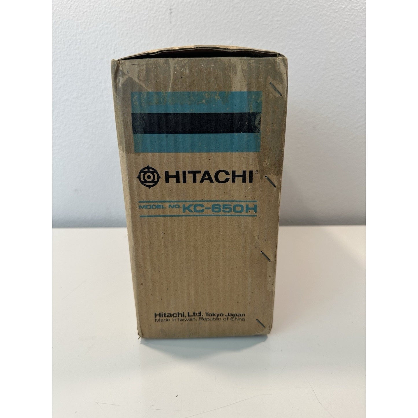 VINTAGE *NEW* 1980's Hitachi KC-650H Ivory/White Electronic Alarm Clock Radio
