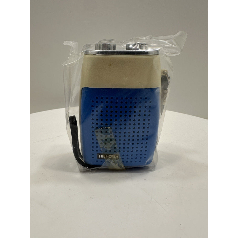 VINTAGE *NEW* 1970's Sakura FS-19 Solid State Micro Transistor Radio Blue/Black