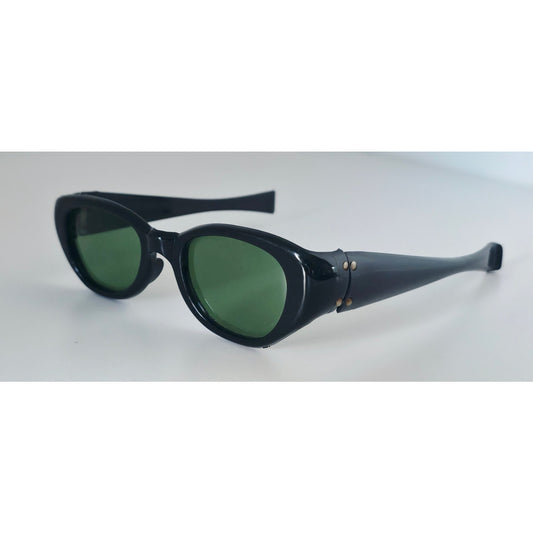 VINTAGE *NEW* 1970's Unisex Black Frame with Green Lens Oval Sunglasses