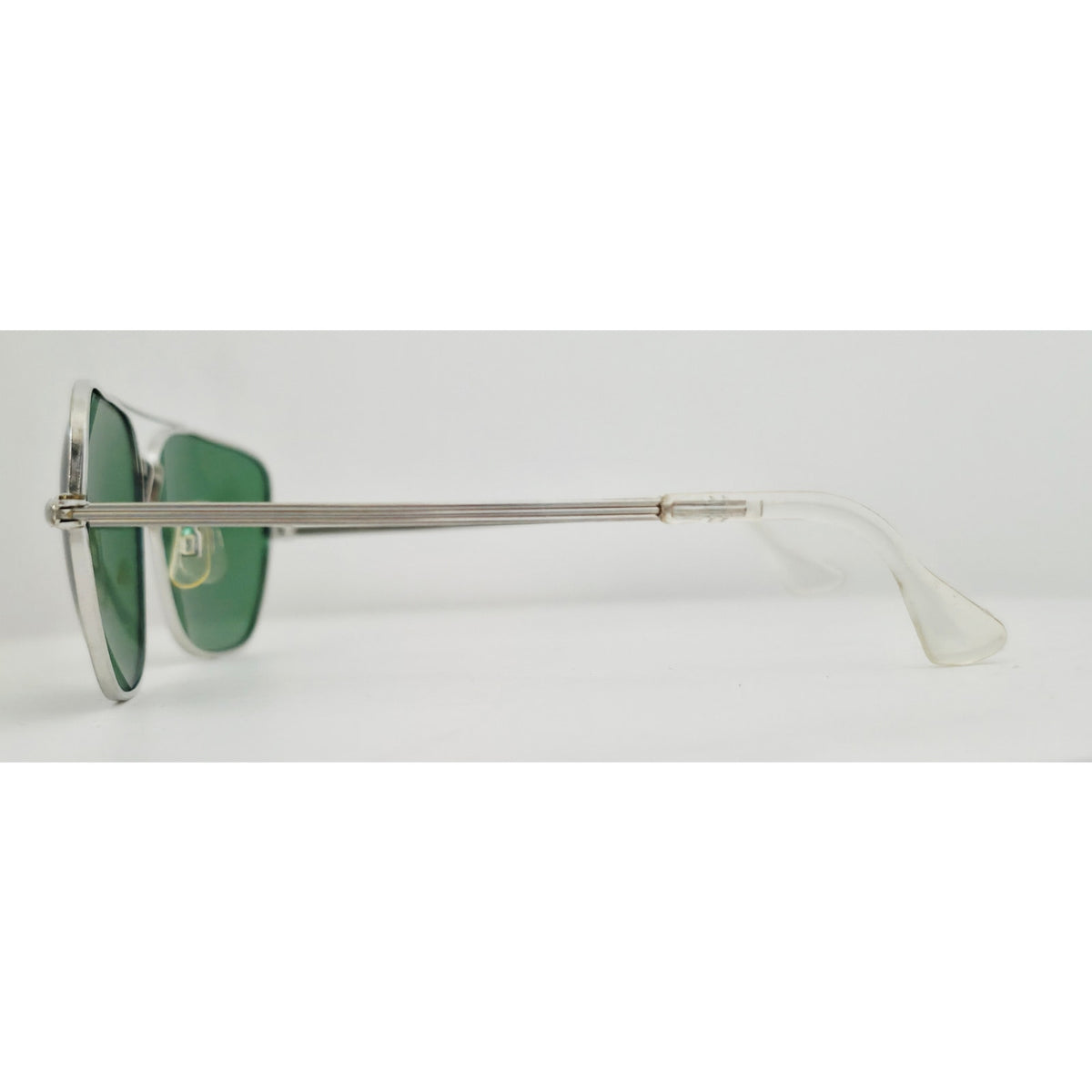VINTAGE *NEW* 1970's Glam Unisex Silver Frame with Green Lens Sunglasses