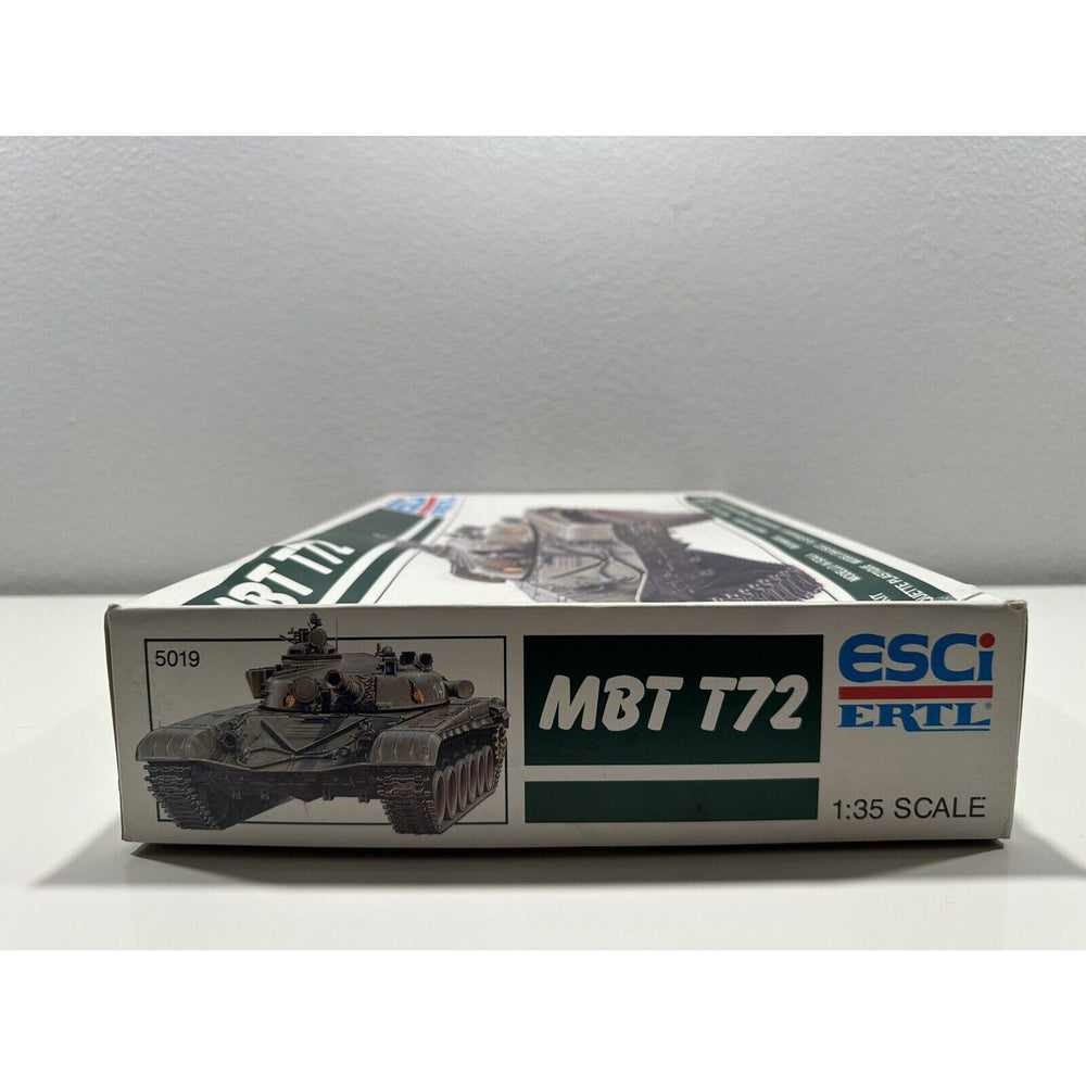 VINTAGE *NEW * MBT-T72 esci/vertl Tank Model Kit 5019