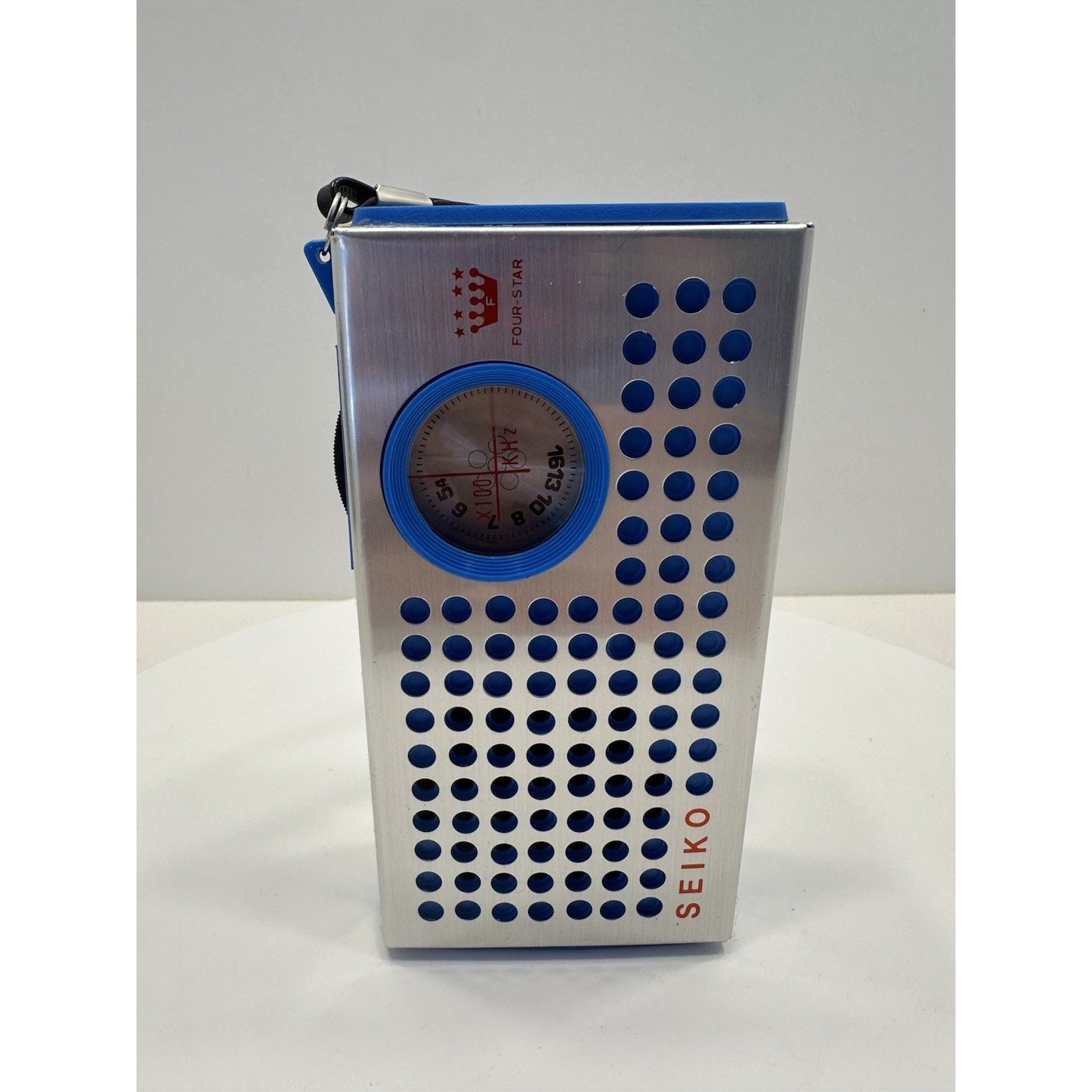 VINTAGE *NEW* Seiko 601 Blue Solid State Pocket Transistor Radio