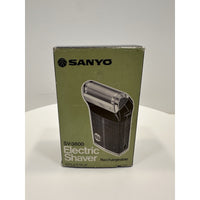 VINTAGE *PRISTINE* 1970's Sanyo SV-3800 Electric Shaver Rechargeable Razor