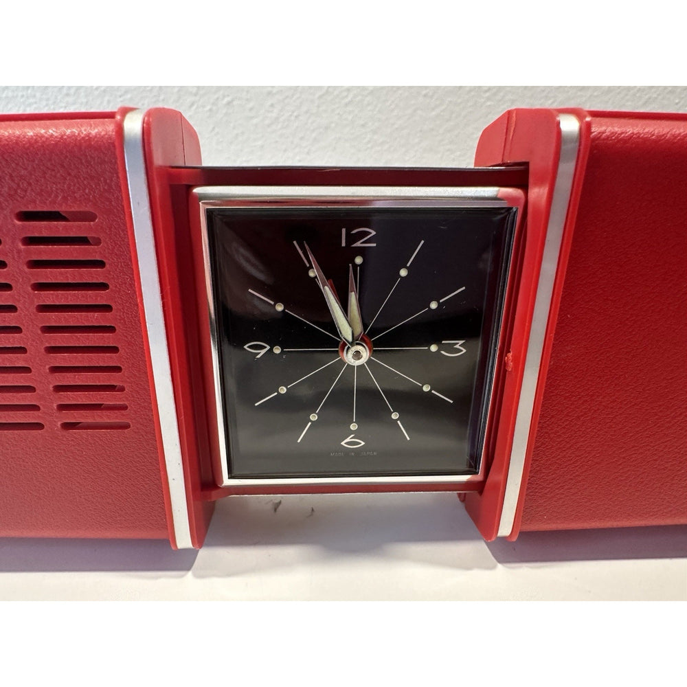 VINTAGE *NEW* 1960's/1970's Travel Clock Radio, Open/Shut Red Case