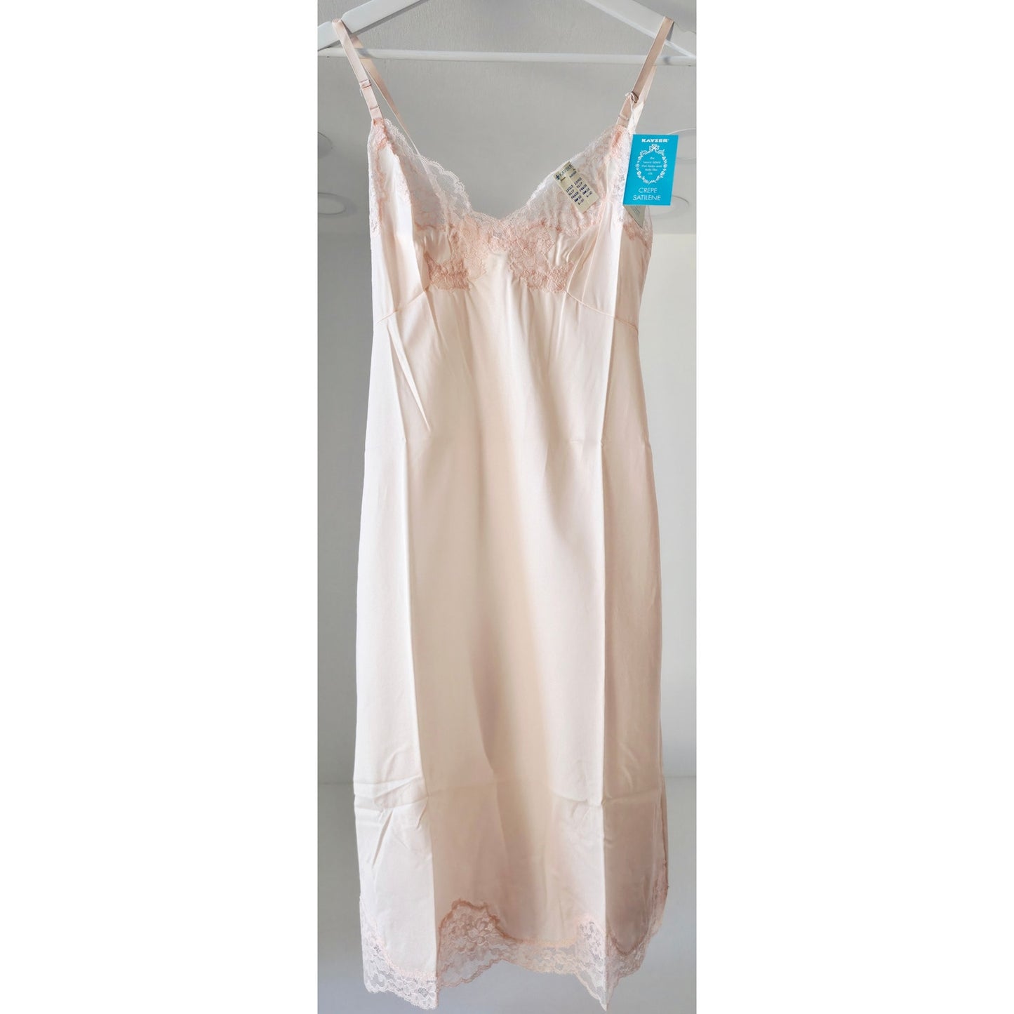VINTAGE *NEW* 1960's Kayser Women's Light Peach with Lace Trim Long Slip Size S