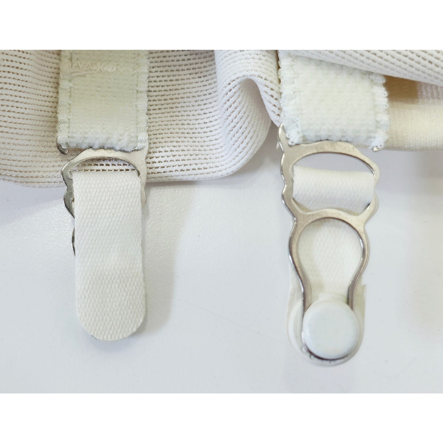 VINTAGE *NEW* 1960's Macbess Women's Cream Shapewear w/Garters Size M USA