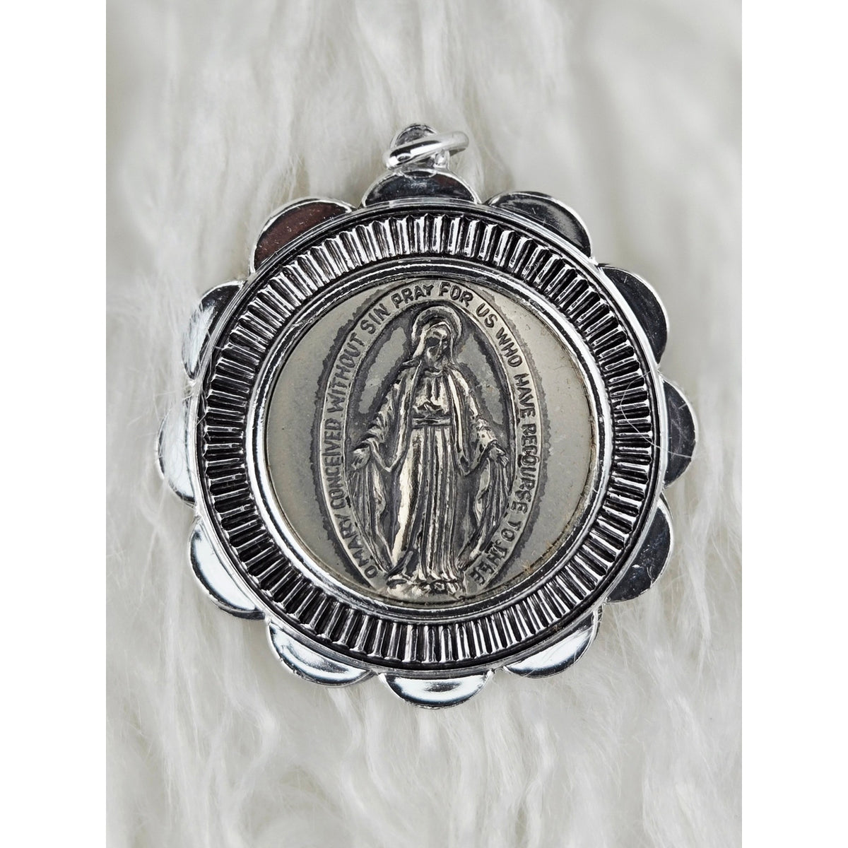 VINTAGE *NEW* 1950's Miraculous Medal Mary Silver-Toned Pendant W Germany