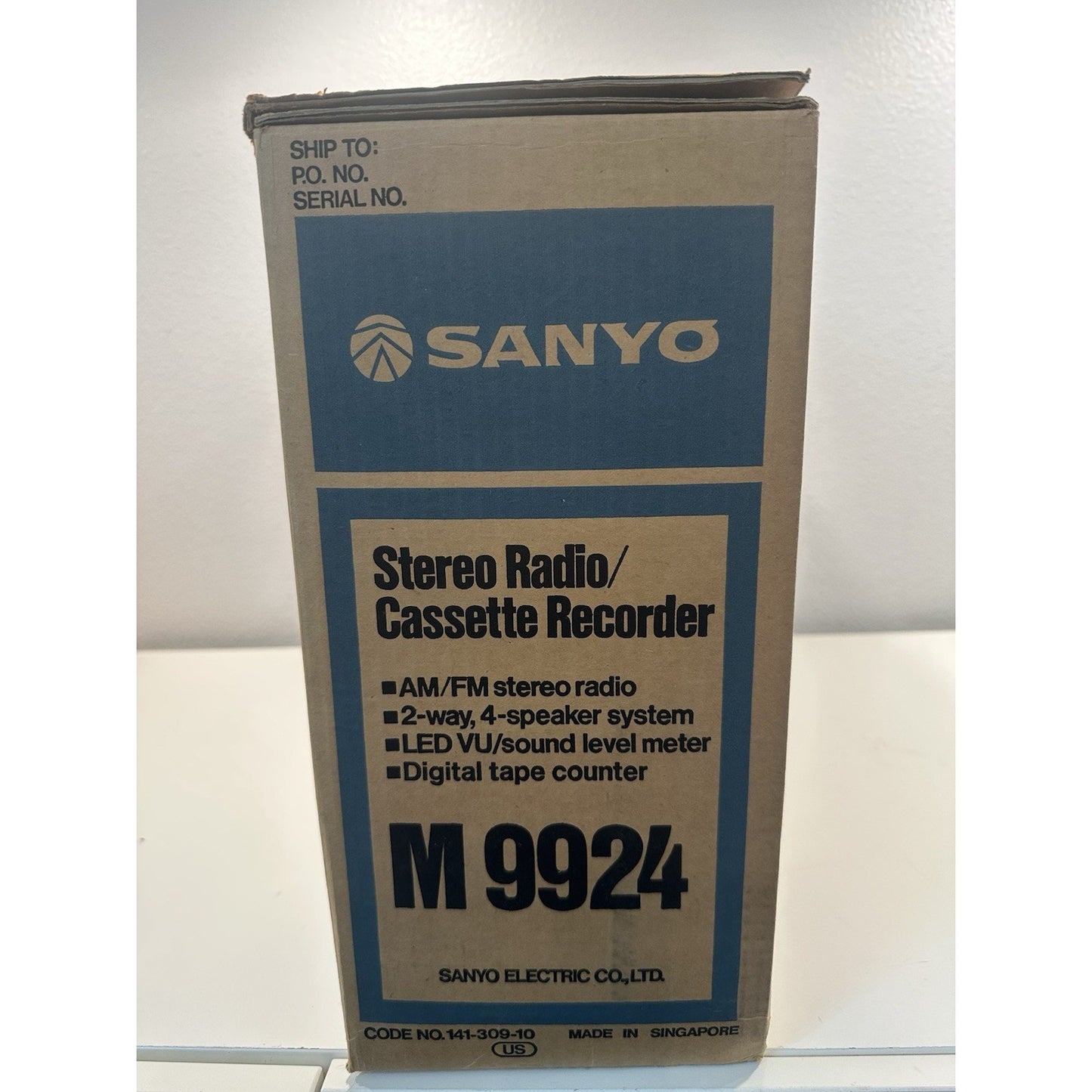 VINTAGE *NEW* 1980's Sanyo Boombox M9924 am/fm Cassette Boombox Ghettoblaster