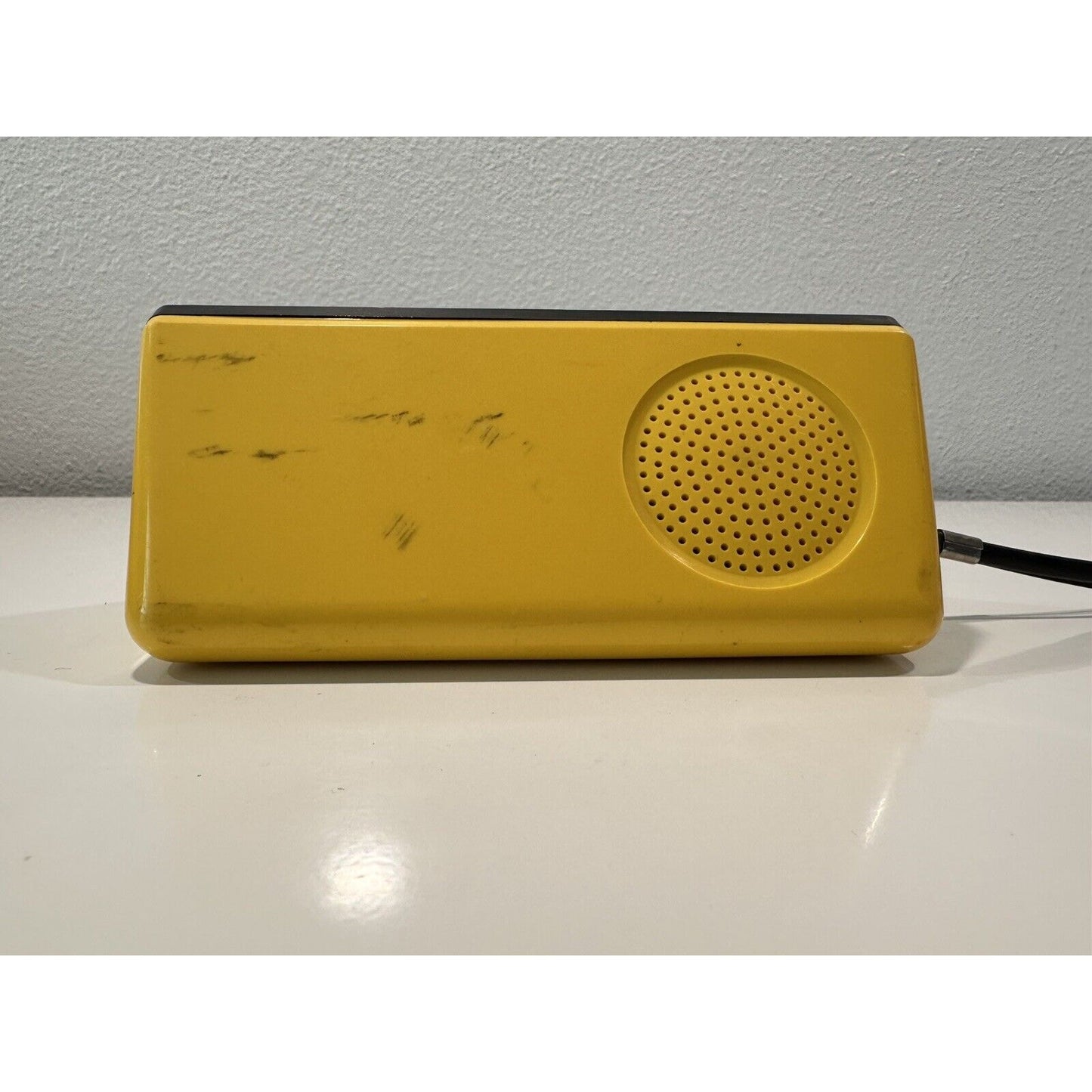 VINTAGE 1970's Pristine JVC 8000 Triangular Shaped Portable AM Radio-Yellow/Black