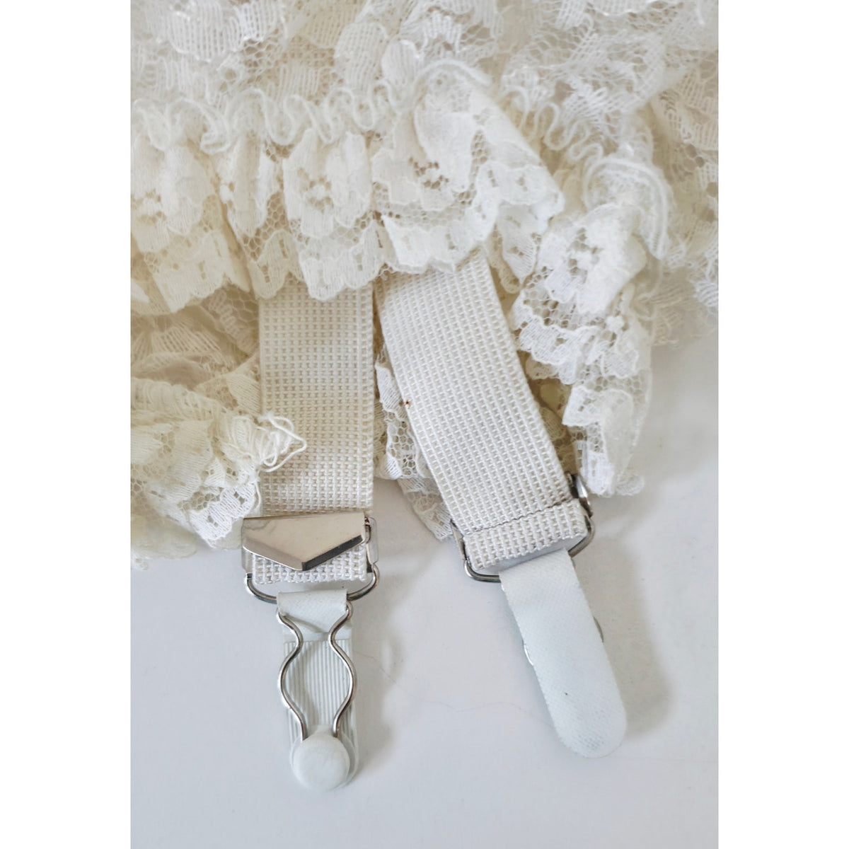 VINTAGE *NEW* 1950's Women's White w/Lace Girdle Garter Size L