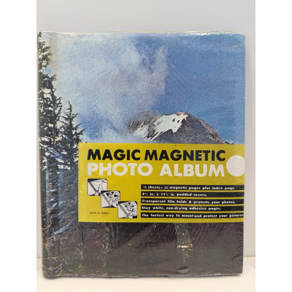 VINTAGE *NEW* 1960's Magnetic Photo Album 20 Pages Mountain Scene