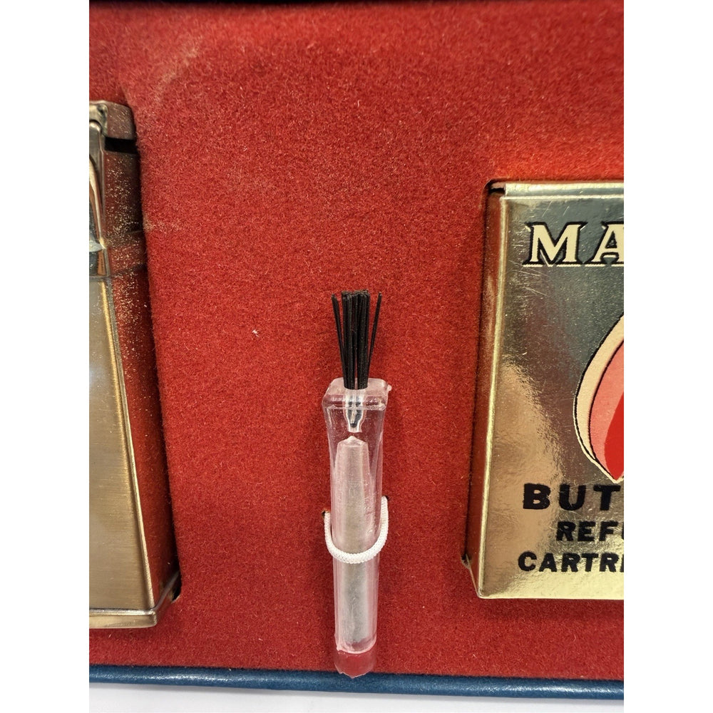 VINTAGE *NEW* 1950's Manor Butane Lighter Set w/Refills + Flints