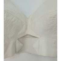 VINTAGE *NEW* 1960's Carnival Women's White Bullet Bra Size 32A USA
