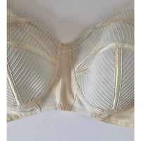 VINTAGE *NEW* 1960's Figure Flattery Women's 2-Tone Bullet Bra Size 34A USA