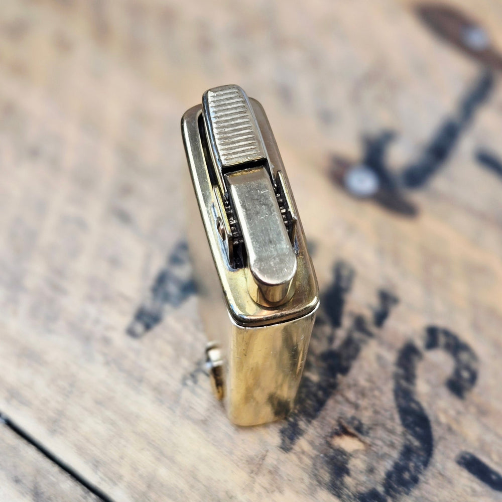 VINTAGE *NEW* 1960's Continental Gold Texture Music Lighter Japan