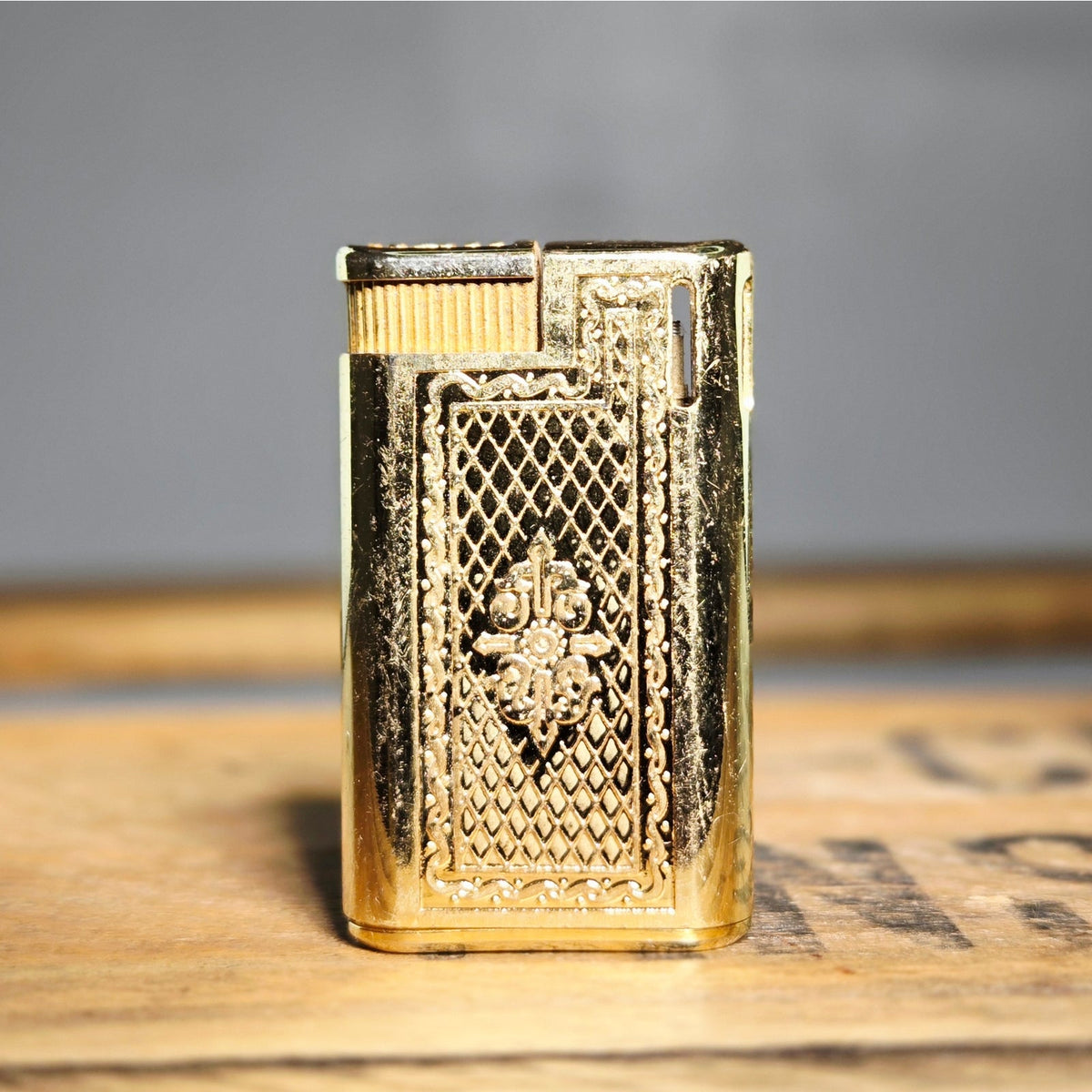 VINTAGE *NEW* 1960's Gent Gold Textured Butane Lighter Japan