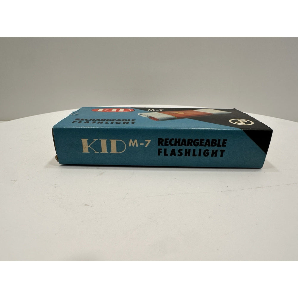 VINTAGE *NEW* 1970's KID M-7 Rechargeable 90-120 V Flashlight - Green