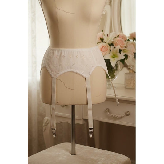 VINTAGE *PRISTINE* 1960's Women's Cream Lace Garter Belt Size S (24)