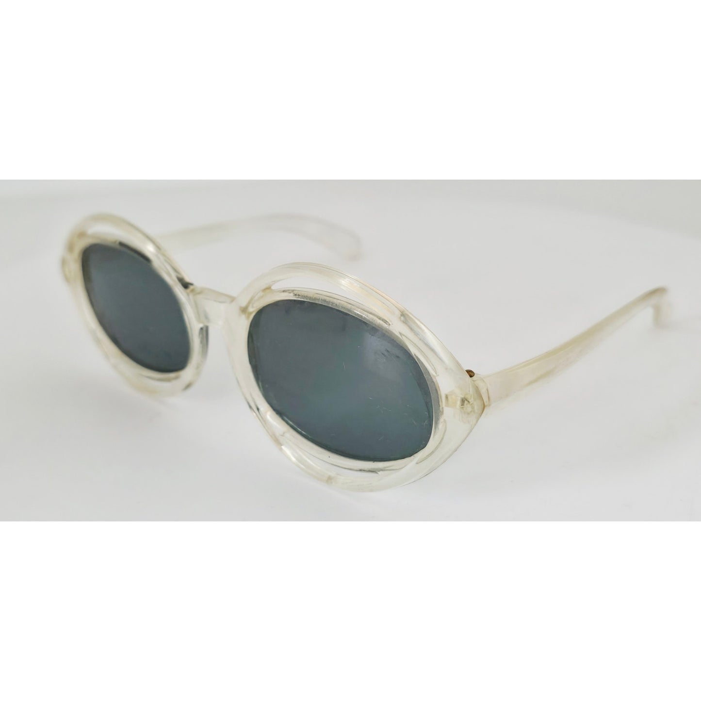 VINTAGE *NEW* 1970's Glam Unisex Clear Frame with Gray Tinted Lens Sunglasses
