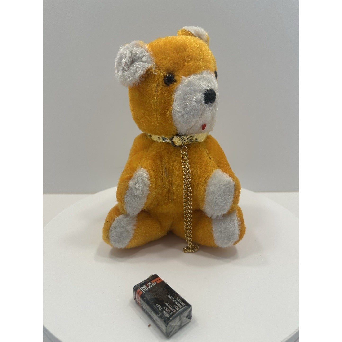 VINTAGE *NEW* 1960's Four Star AM Stuffy Micro Transistor Radio Yellow Bear
