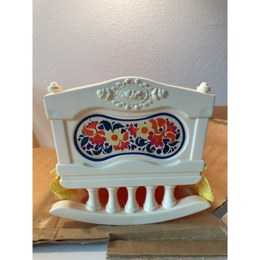 VINTAGE *NEW* 1970's Remco Baby Goldilocks' Talk and Play Cradle Movie Prop